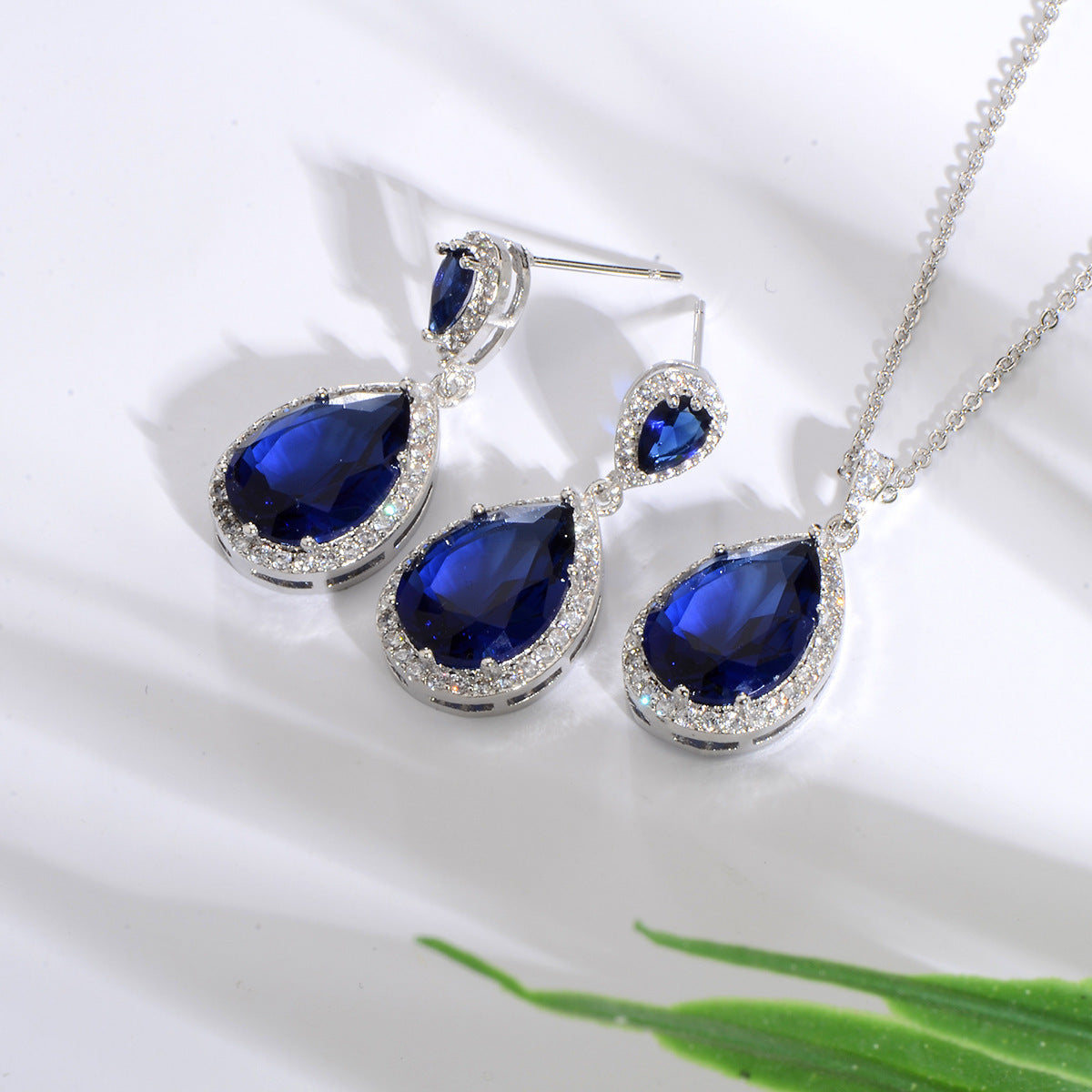 Bright Big Zircon Water Drops Necklace Eardrops Suit Bride Wedding Jewelry Simple Graceful