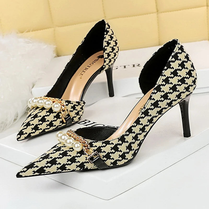 2025 Spring Women’s Pumps – Luxury Pearl & Metal Chain Stilettos with Checked Grain, High Heels Banquet Shoes for Women (Size 43)