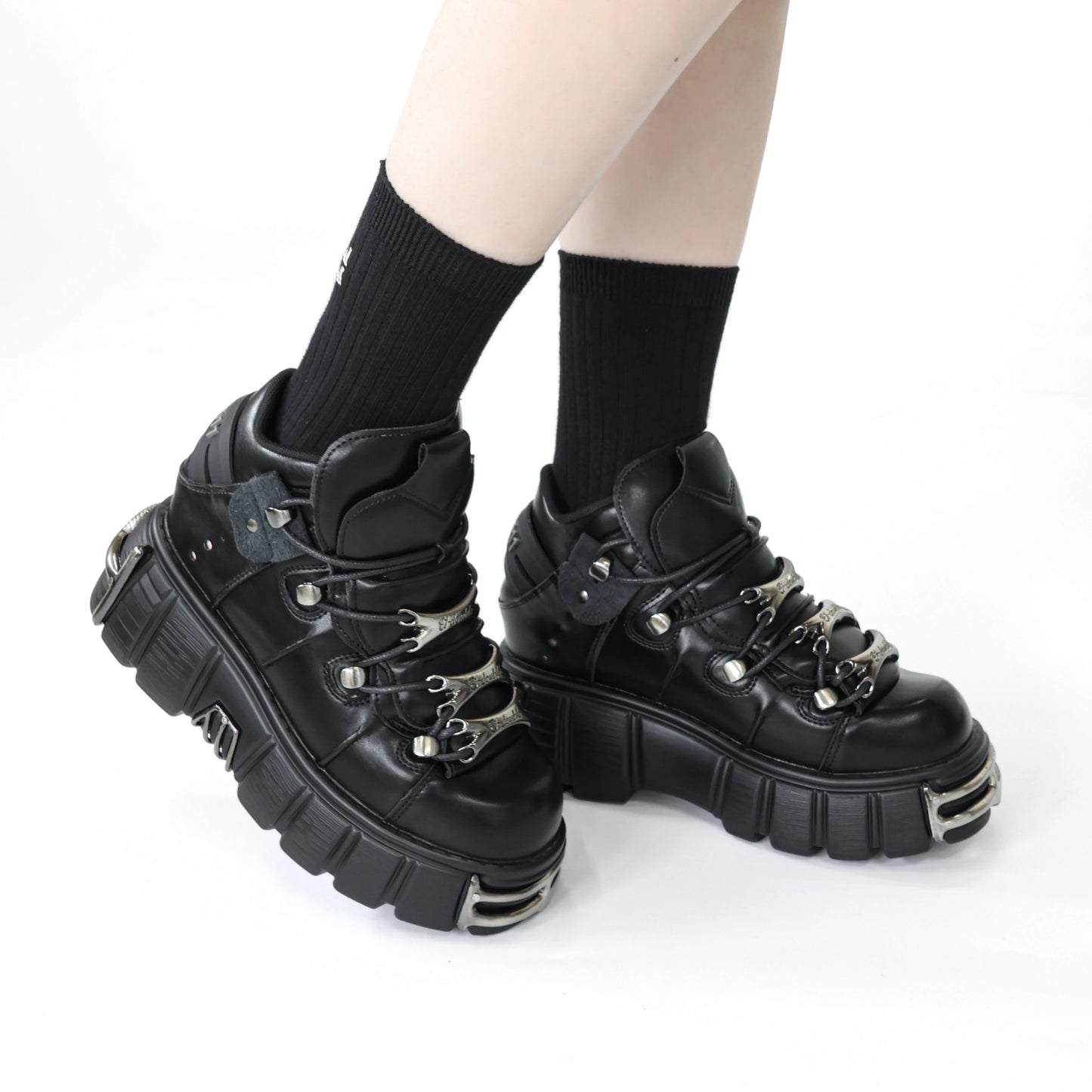 2025 New Punk Style Women's Lace-Up Platform Shoes - 6CM Heel with Metal Decor Rock Boots