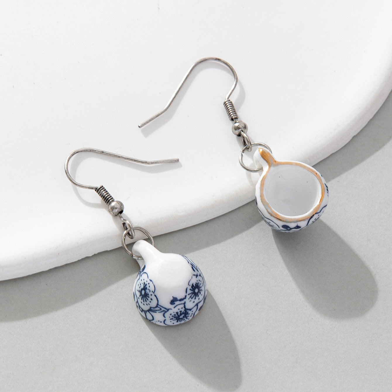 Retro Chinese Style Ceramic Blue And White Porcelain Tea Cup Ear Hook